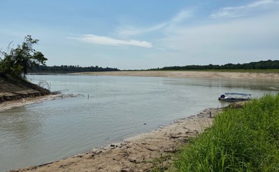 Ribeirinhos já enfrentam impactos das mudanças climáticas na Amazônia, com enchentes e secas